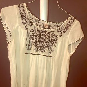 Bila blouse black and white